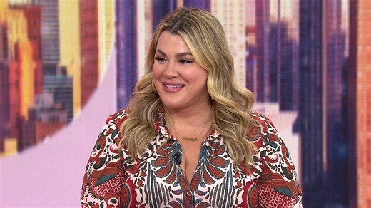 Heather McMahan Talks New Comedy Special, Bond With Pitbull