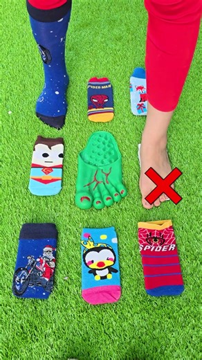 Which pair of socks suits her best? 🖐️😲🦶 Excellent video #viral #shorts #trendingshorts