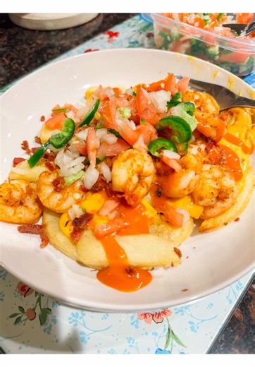 dinner idea I had the other day, shrimp fries and popcorn chicken fries for the ones who don’t like shrimp 🙃 both came out great! Definitely a repeat ✨ #foodie #foodietiktok #shrimprecipe #fries #foodiesoftiktok