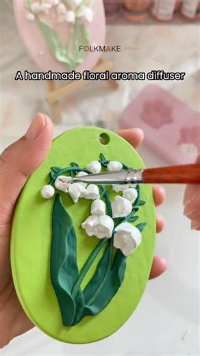 Soft Floral Relief Aroma Diffuser | Handmade Decor for Calm Corners