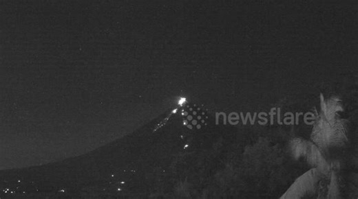 Philippines: Mayon Volcano Erupts With Lava Flows And 100 Meter Ash Plumes Over Philippines