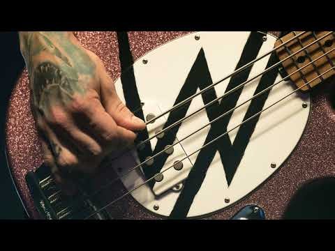 Steve Vai - Racing The World (bass backing track)