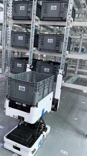 SPIDER-MAN ROBOT! This Logistics Bot Climbs 12-Meter Shelves Directly 🤖