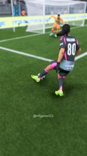 Ronaldinho #ronaldinho #football #soccer #skills #shorts #fyp #futebol #fc26