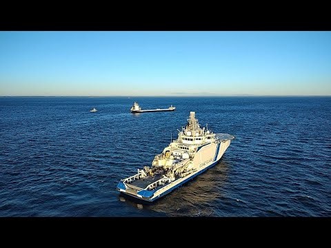Dañan cables submarinos entre Finlandia y Estonia: detenido un buque procedente de Rusia