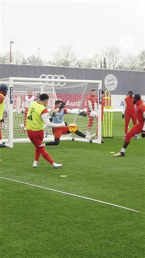 Mastering One-Touch Training with FC Bayern