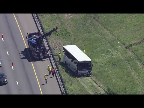 5 dead, dozens injured after bus crashes into vehicles on I-95