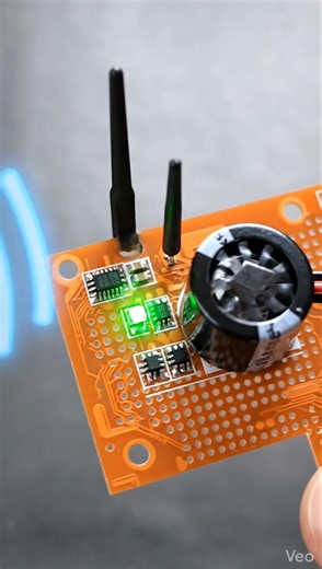 How NRF24L01 Works? Wireless Communication Explained #electronics #shorts