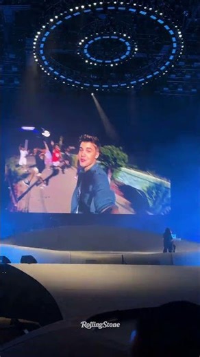 Justin Bieber Turns Up to "Beauty and a Beat" at Coachella