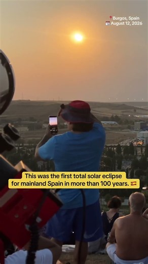 1 MONTH AGO: Total solar eclipse sweeps across Spain