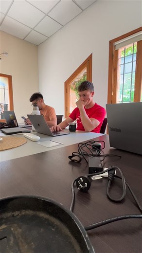 Gaston Fenske on Instagram: "Un dia desarrollando con los compas 💻 . . . #programacion #codigo #desarrolladorweb #code #trabajo"