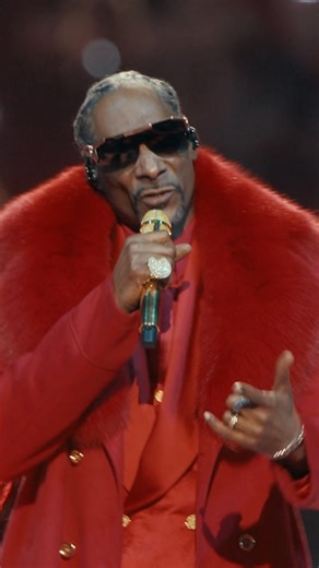 Snoop Dogg's Holiday Halftime Party, a standalone special, is now on Netflix! | Netflix