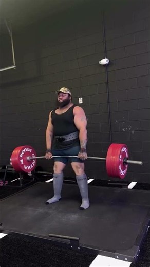 Deadlifting with the Rogue Fitness Deadlift Baris ALWAYS a humbling but fun experience #ryourogue