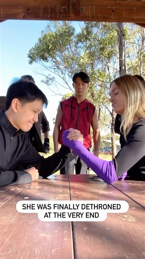 Batman’s Robins arm wrestling match 💪 #dc #dccomics #fanfilm #shorts