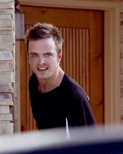 The Exact Moment Walter White & Jesse Pinkman’s Fates Collided 😱 | Breaking Bad S1E1