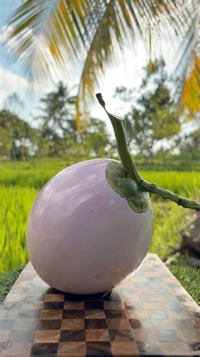 This Coconut Is Absolutely Stunning 🩷
