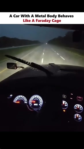 Faraday Cage In Action 💯 #physics #scienceexplained