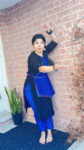 Aishwarya/Dance/🇮🇳🇨🇦 on Instagram: "മച്ചകത്തമ്മയെ കാൽ തൊട്ടു വന്ദിച്ചു.. ✨ Swamiye Saranamayyappa… Remembering Legendary Sreenivasan Sir.. @nandagovindam Swami Saranam, Nandagovindam Bhajans, Srinivasan, M G Sreekumar"