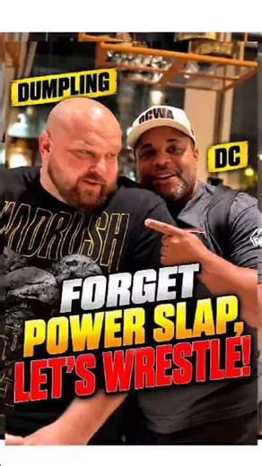😂Daniel Cormier Got SCARED So Fast #danielcormier #dumpling #powerslap #ufc