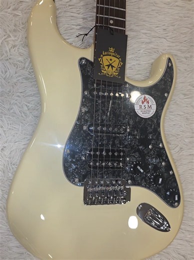 Bacchus Universe Series BST-2-RSM/R-BPPG electric guitar Olympic White black pearl pickguard and roasted maple neck at Davis Guitar Music Centre 2026 New Bacchus Japanese Retro City Pop Bass Guitars available at Davis Guitar Music Centre Singapore! ♥️ Davis Guitar Music Centre has been the official distributor for Bacchus Guitars since 2013. Davis Guitar Music Centre has consistently supported Bacchus innovative craftsmanship by promoting unique models to guitar lovers in Singapore. 📍 Address: 