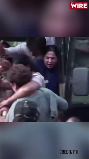 Rahul Gandhi and Senior Leaders Roughed Up As Evicted from Outside Modi’s Residence