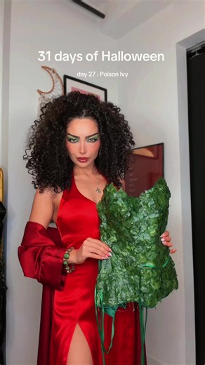 day 27 of 31 days of Halloween : POISON IVY 🍃❤️ #poisonivy #poisonivycosplay #halloween #halloweencostume #poisonivycostume poison ivy Halloween costume