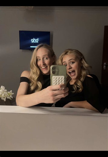 @Bobs and Beehives and @ghd south africa event!✨🍸 had lots of fun!! With my cousin @♡︎°𝕊𝕎𝕀𝔽𝕋𝕀𝔼𝔾𝕀ℝ𝕃ℕℂ°♡︎ !🤍 #hair #fashion #lifestyle #event