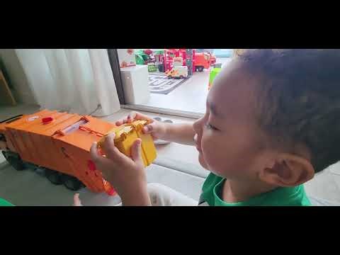 Garbage truck play - yellow bin, compost bin, recycling bin YAY