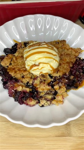 👩🏼‍🍳 Recette FACILE : 🫐 Crumble aux myrtilles - Blueberry crumble ✨💛🍰 #shorts