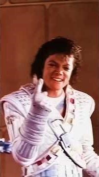 ¿Sabías que Michael Jackson tenía una atracción en los Parques Disney? - Captain EO (1986)