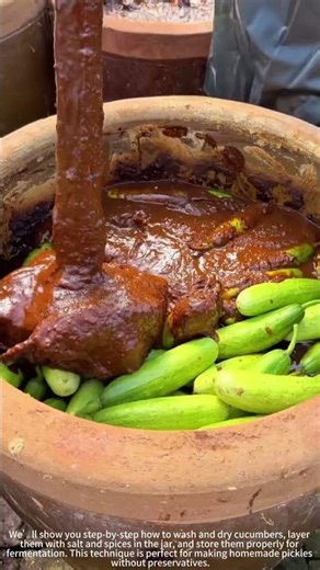 Pickling fresh cucumbers in a giant jar! 🥒🏺