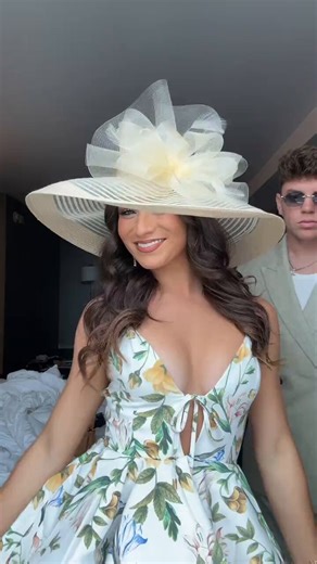 TRENDING: This video of #Eagles star cornerback Cooper DeJean and #Cowboys cheerleader Abby Summers has gone viral across social media.👀👀👀They appeared to be hard launching their relationship at the Kentucky Derby.
