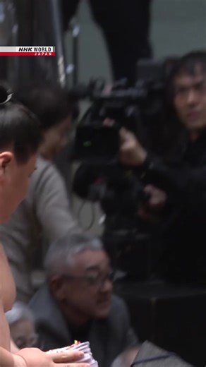 Yokozuna Onosato faces off against rising star Yoshinofuji to end Day 4 of the January GRAND SUMO Tournament! See more action on GRAND SUMO Highlights.🎥 ⬇️ https://www3.nhk.or.jp/nhkworld/en/tv/sumo/?cid=wohk-fb-org GRAND SUMO Highlights | NHK WORLD-JAPAN