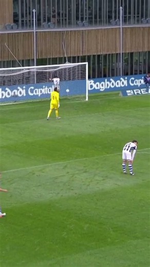 ↗️ ¡SUMA Y SIGUE! ❤️🤍 Miguel de la Fuente estuvo pillo en el segundo gol de la UD Almería