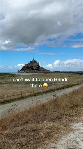 How to Use Grindr Safely While Traveling: Tips for IV 21