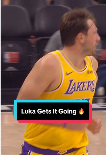 #Luka knocks down back-to-back triples to get it going in his first preseason action 🎯 #NBA #basketball #LukaDoncic #lakers