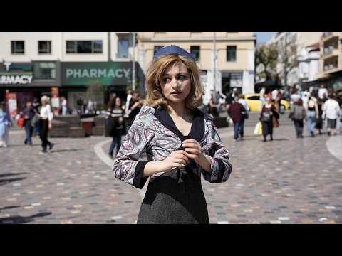 Ένα αστείο κορίτσι στη LiFO