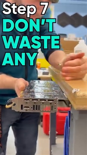 CLEAN YOUR GPU (in 10 steps) | Linus Tech Tips