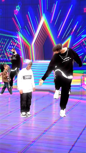 Trending song dance#dance #shorts#comedyeffect#shortsvideo#viralvideo#Astronomia#tiktok#status#