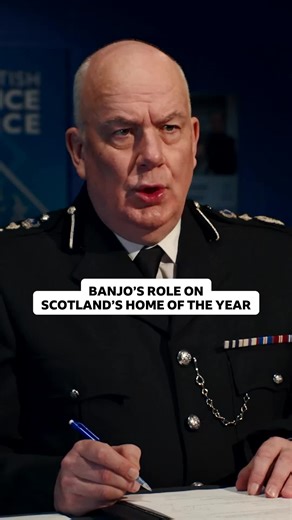 “I’ll find the positives, and then I’ll go through their fridge and judge em.” Scotland’s Home of the Year judge Banjo Beale is grilled by The Chief. Watch The Chief on BBC iPlayer and see more from The Chief Grills on the BBC Scotland Comedy YouTube channel! You can also see Banjo on Scotland’s Home of the Year, Designing the Hebrides and Banjo and Ro’s Grand Island Hotel on BBC iPlayer. #TheChiefGrills // #TheChief