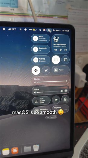 idk about y'all but ANY DAY, Apple > Microslop. MacOS is perfect for productivity. No one buys a laptop for gaming anyway. The small attention to details show that Apple cares about your experience! #techtok #apple #macbook #macos #innovation