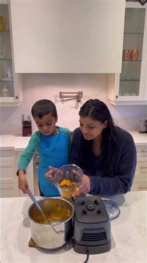 Make my moms famous butternut squash soup with us! 👩🏽‍🍳 I don’t know about you but I am