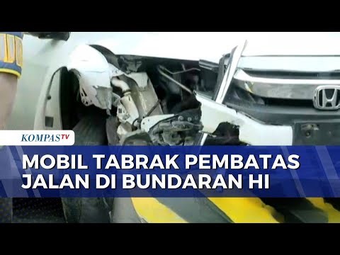 Ringsek! Mobil Sedan Tabrak Pembatas Jalan di Bundaran HI Usai Rayakan Tahun Baru | KOMPAS PETANG