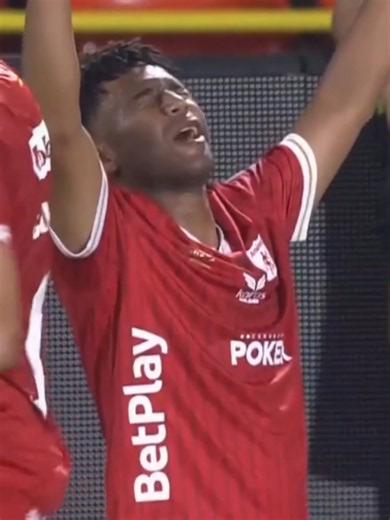 👹🔥 ¡AMÉRICA HIZO LA ÉPICA Y GANÓ AL FINAL DEL PARTIDO! ⚽💯 Con goles de Valencia y Tovar, la ‘mecha’ ganó 2-1 de visitante contra Llaneros en la jornada 13 de #LALIGAxWIN y se mantiene en la primera posición con 27 puntos.