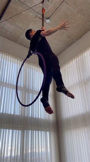 Aerial Hoop Hold, Linkin Park Scream Challenge #aerialhoop #lyra #circus #acrobatics #linkinpark