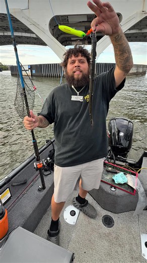 Day 1 of using eel to catch HIM!!! | eel