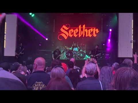 Seether “words as weapons” live on Fremont Street Las Vegas