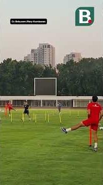 Cesar Meylan Leads the Indonesian National Team's Warm-Up with Discipline