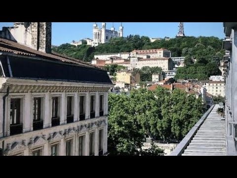 Celect'In Lyon Suites climatisees SkyView | Lyon, France | Hotel Review ⭐