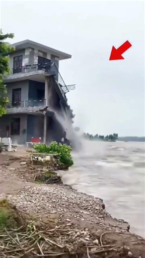 flood caught on camera #disaster #flood #flashflood #nature #viral #floods
